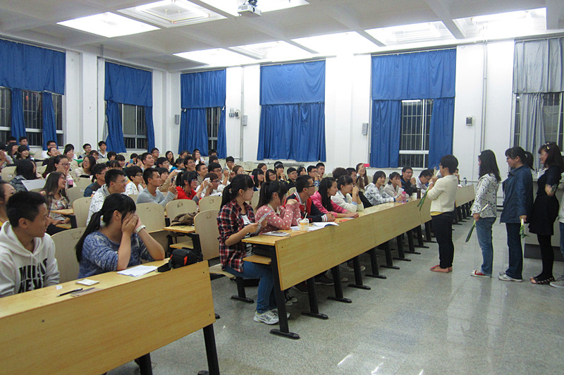 菲律宾欧博游戏官网第十届学生会第一次全体大会顺利召开
