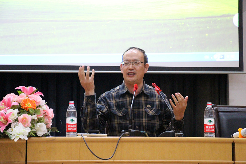 菲律宾欧博游戏官网举办“或许我们在书写历史”专题讲座